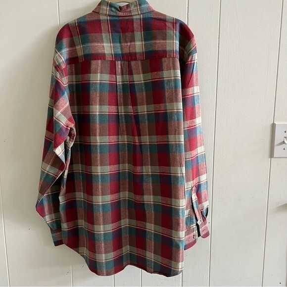 Vintage L.L. Bean linen button down - Picture 2 of 9